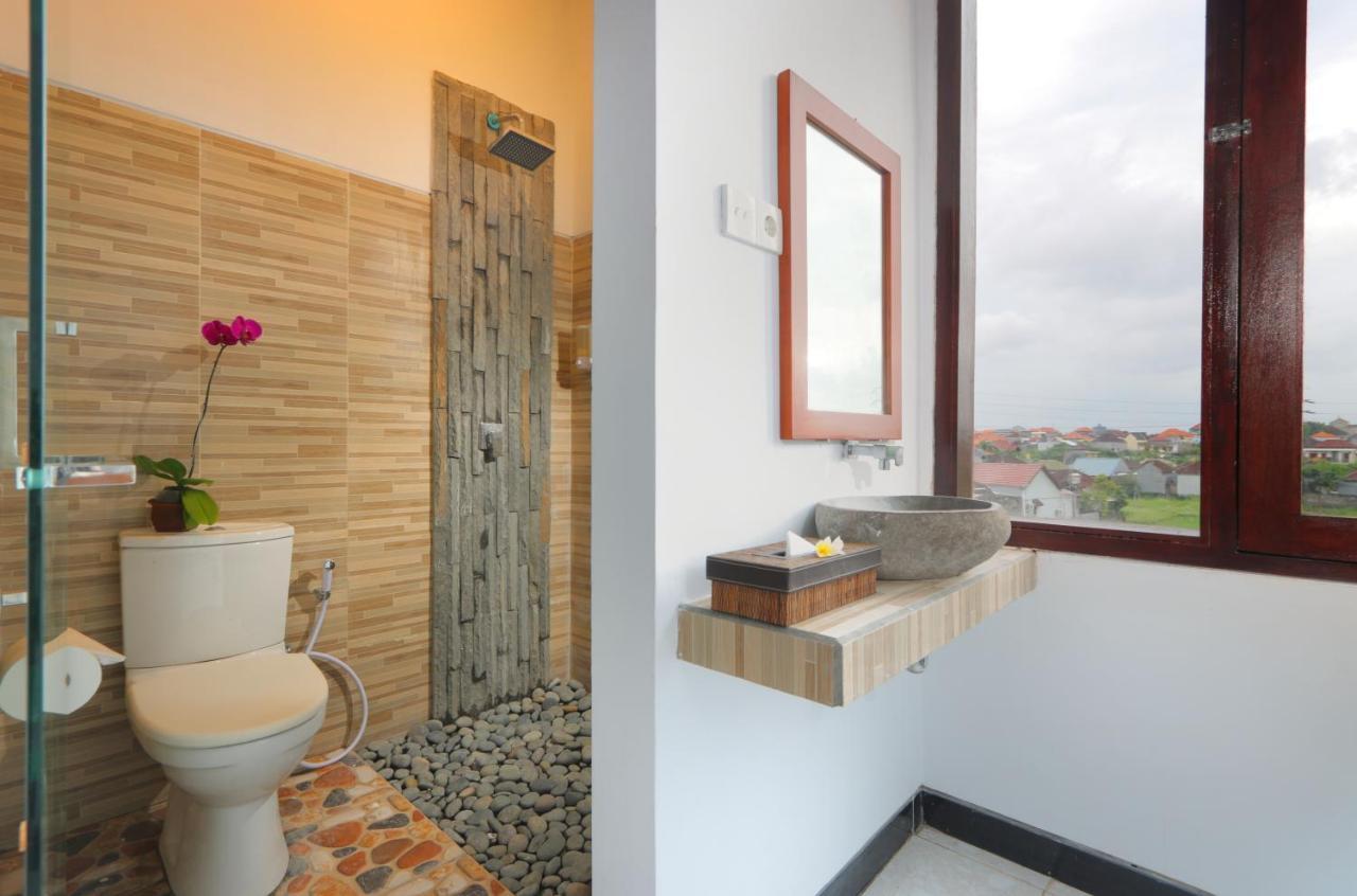 Valomia Guest House Kerobokan Buitenkant foto