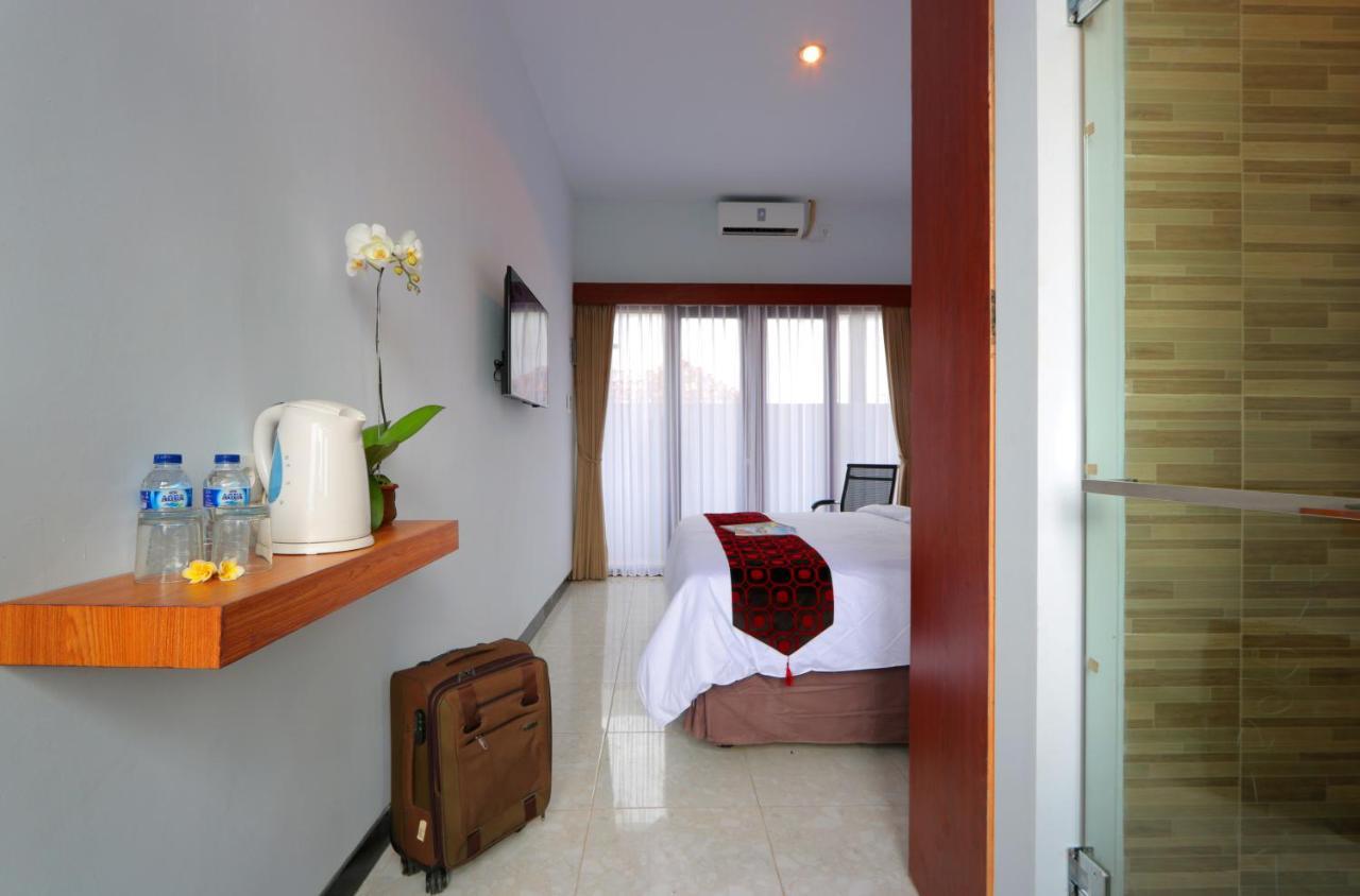 Valomia Guest House Kerobokan Buitenkant foto